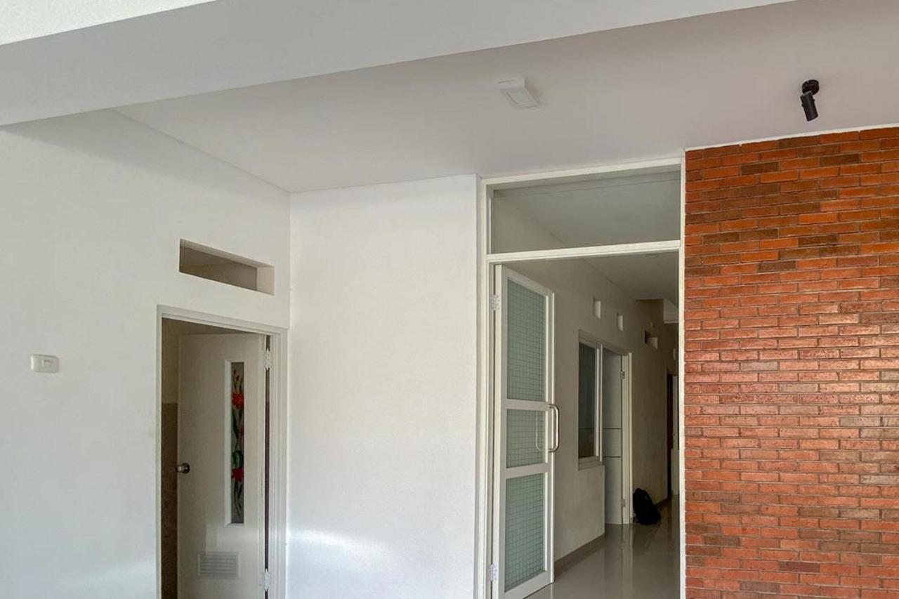 Nipa Guest House Near Universitas Widyagama Mitra Reddoorz Blimbing  Exterior photo