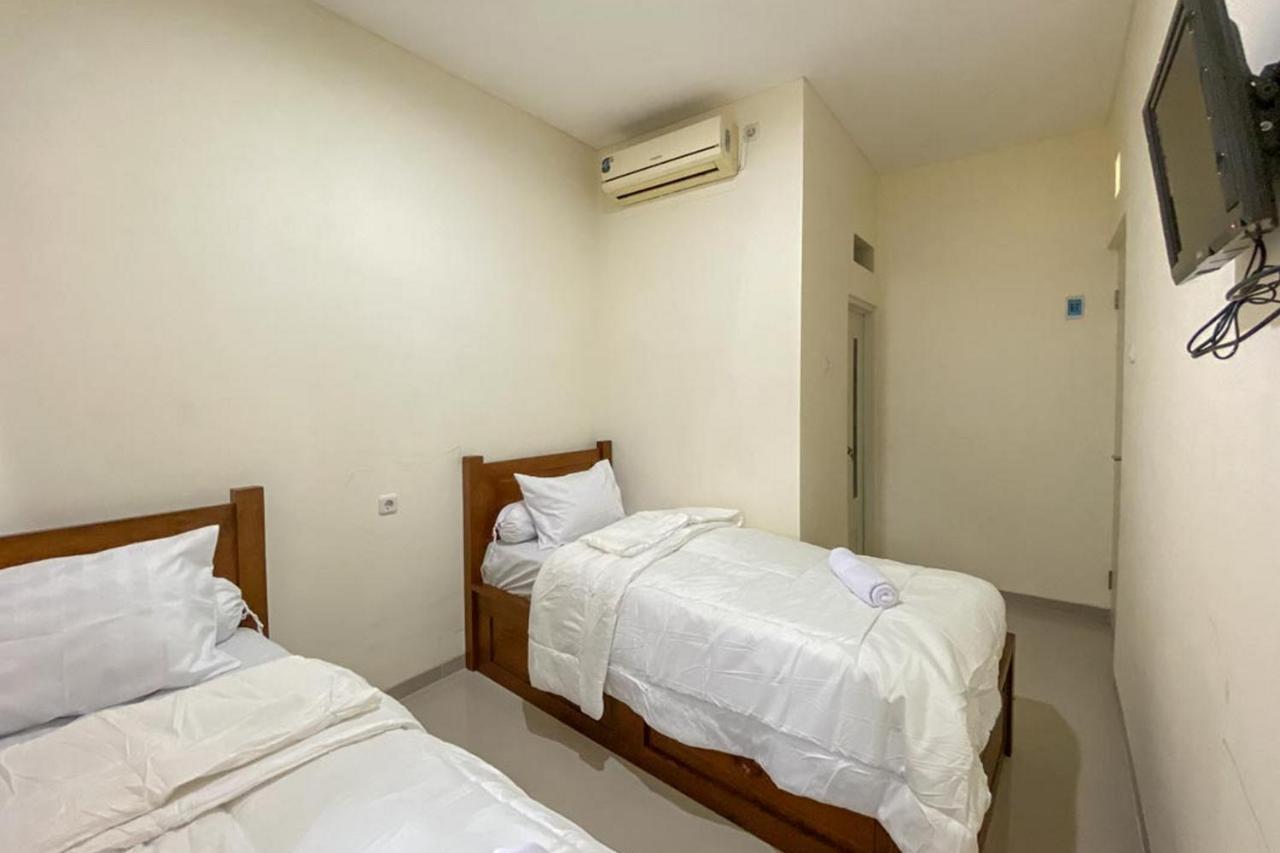 Nipa Guest House Near Universitas Widyagama Mitra Reddoorz Blimbing  Exterior photo