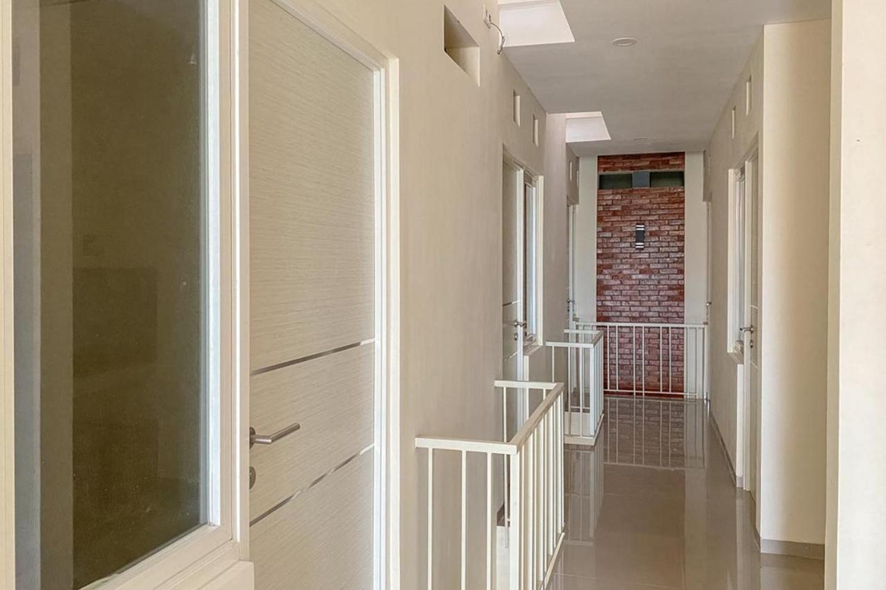 Nipa Guest House Near Universitas Widyagama Mitra Reddoorz Blimbing  Exterior photo