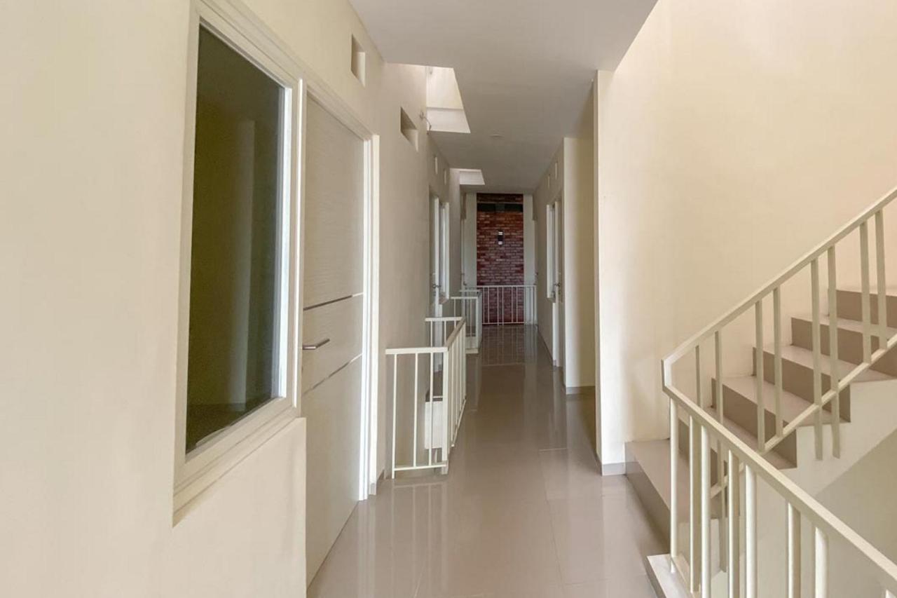 Nipa Guest House Near Universitas Widyagama Mitra Reddoorz Blimbing  Exterior photo